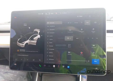 2020 Tesla Model 3 Standard Range Plus Rear-Wheel Drive/Standard Range Rear-Wheel Drive from USA, damaged, VIN 5YJ3E1EA8LF804543